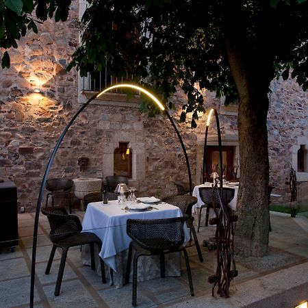 Parador De Caces Екстериор снимка