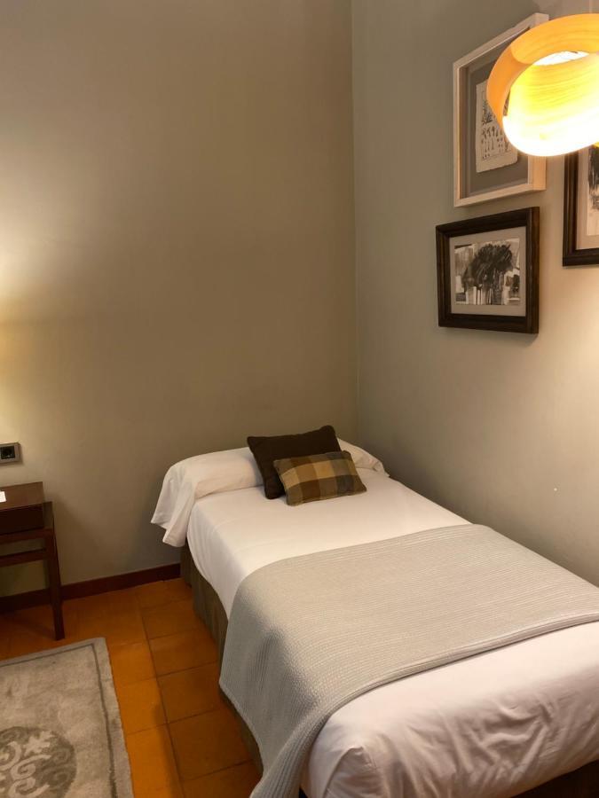 Parador De Caces Екстериор снимка