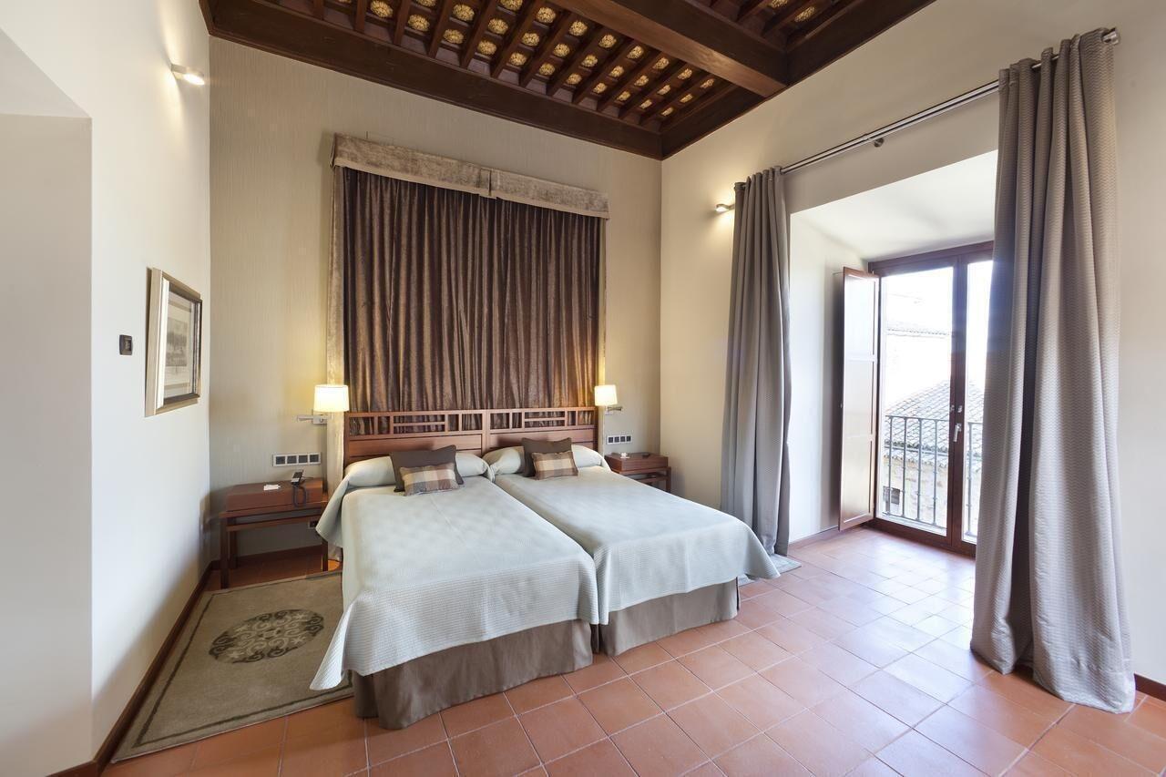 Parador De Caces Екстериор снимка
