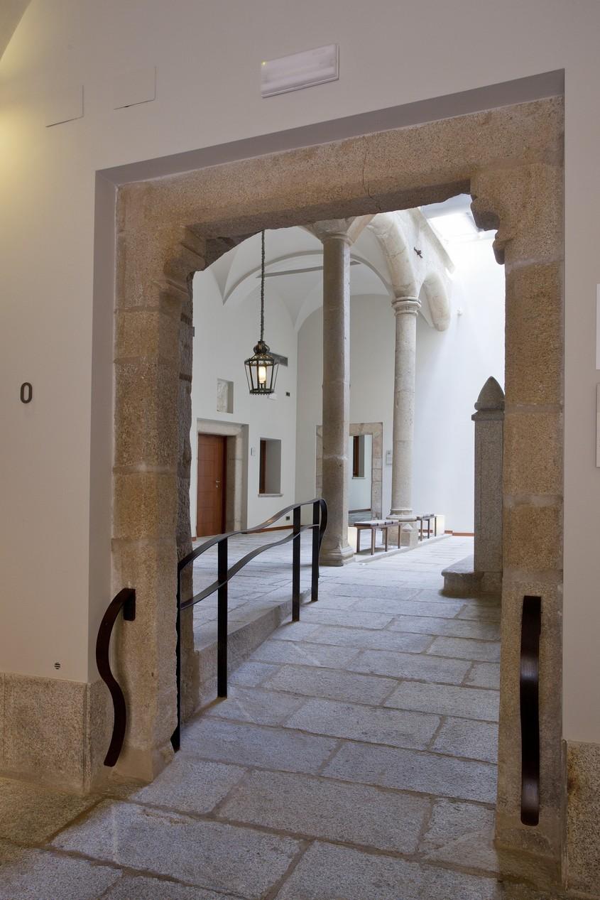 Parador De Caces Екстериор снимка