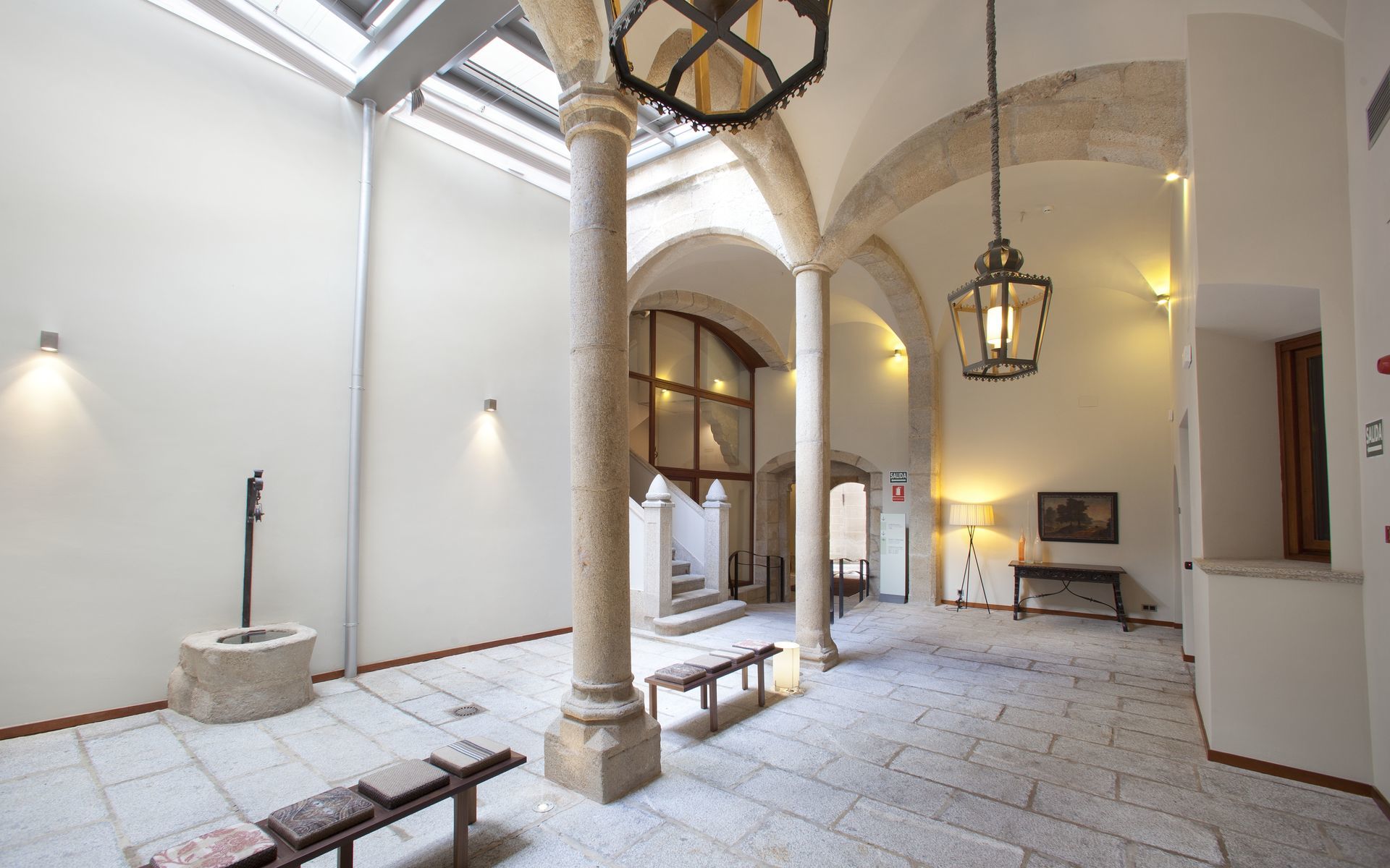 Parador De Caces Екстериор снимка