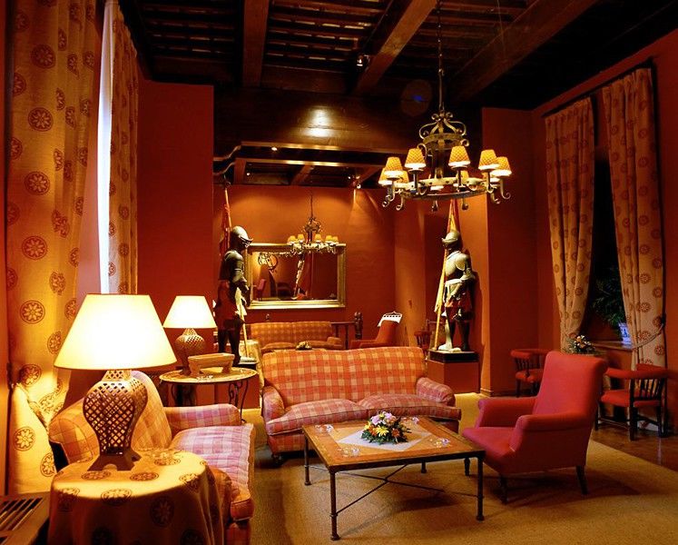 Parador De Caces Екстериор снимка