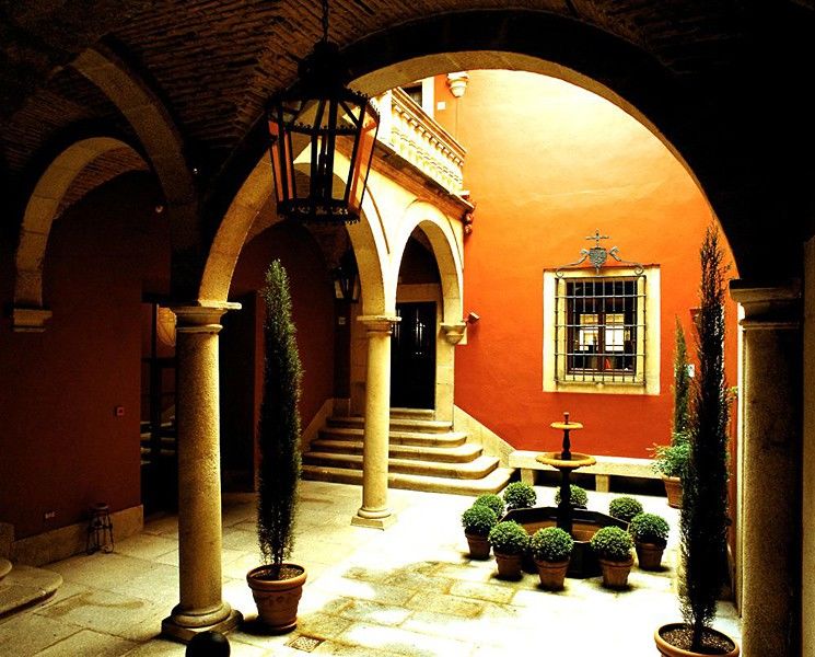 Parador De Caces Екстериор снимка