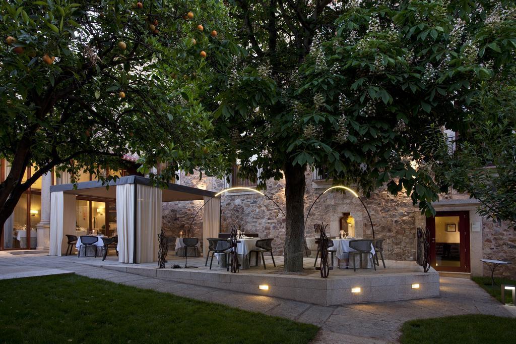 Parador De Caces Екстериор снимка