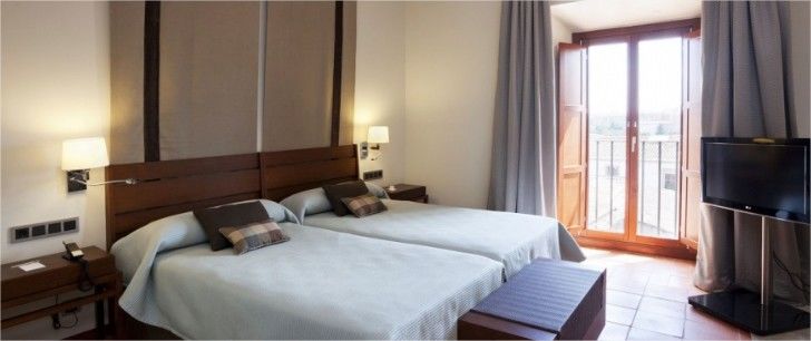 Parador De Caces Екстериор снимка